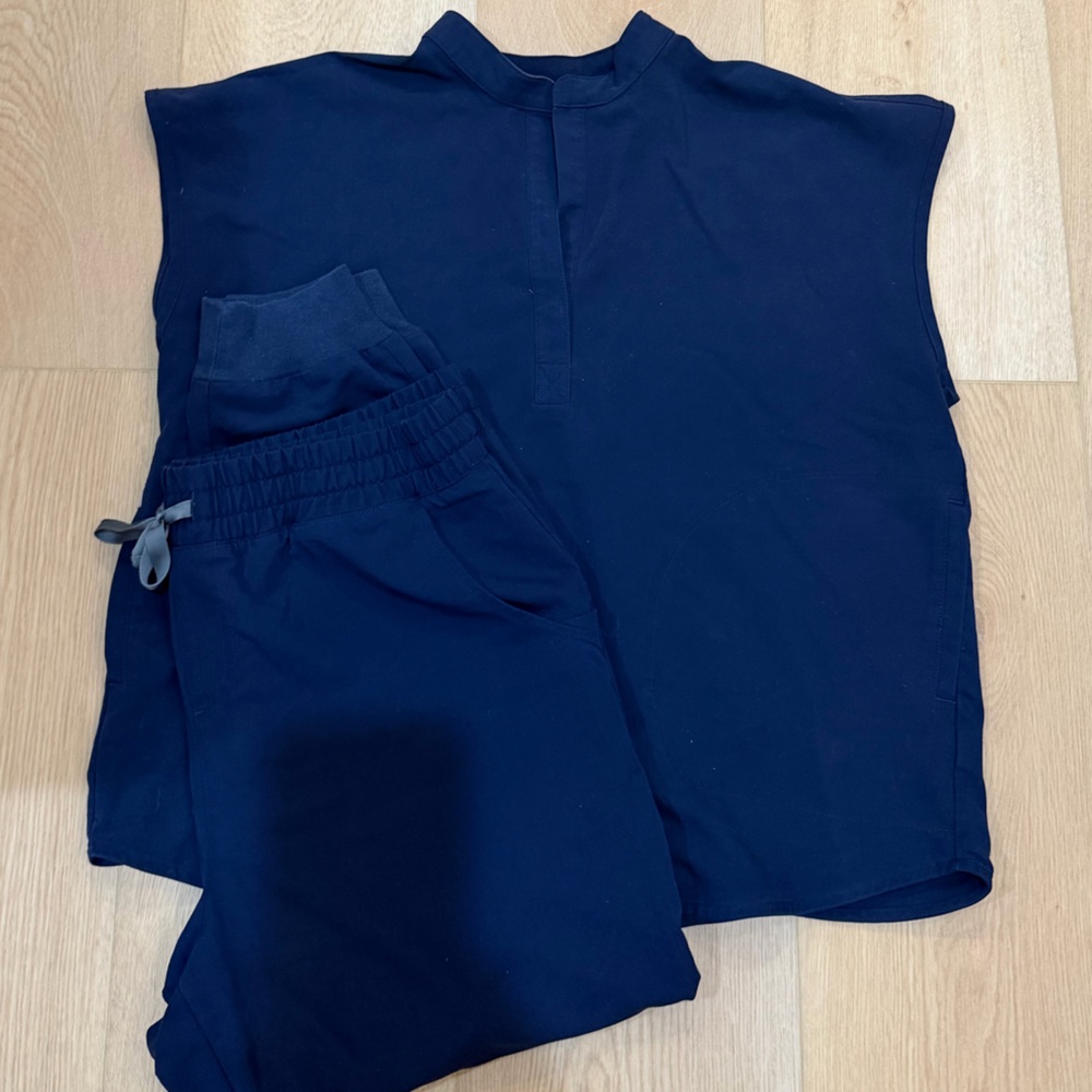 FIGS SET❗️XL PANTS LARGE SHIRT Navy Two-Piece jogger set